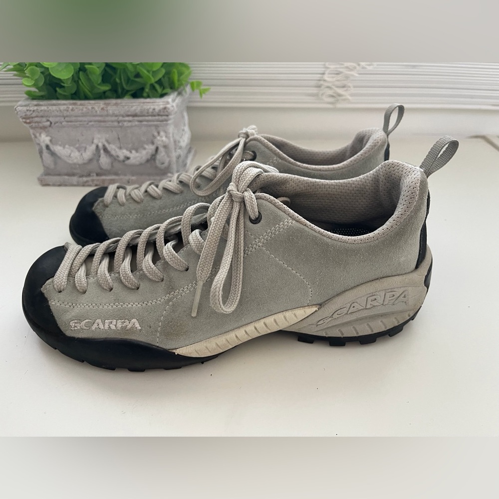 SCARPA Mojito Suede Lifestyle Climbing Hiking Outdoor Shoes Vibram Soles Sz. 7.5